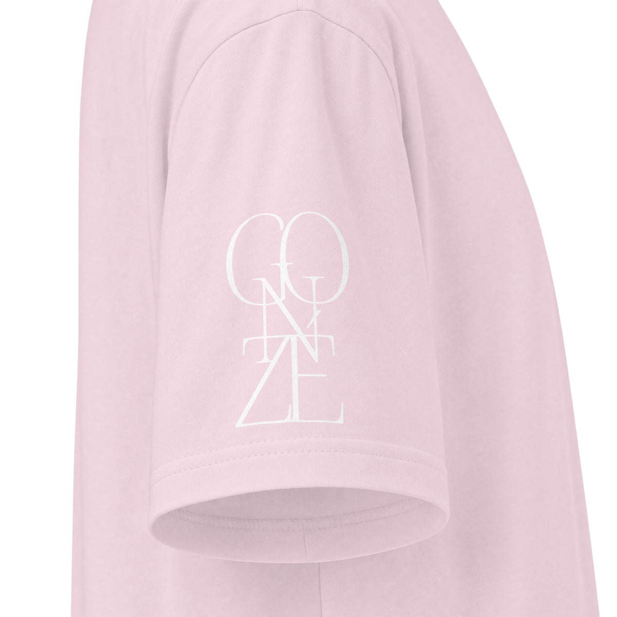 GONZÉ Script Tee — 'Au-delà du style'
