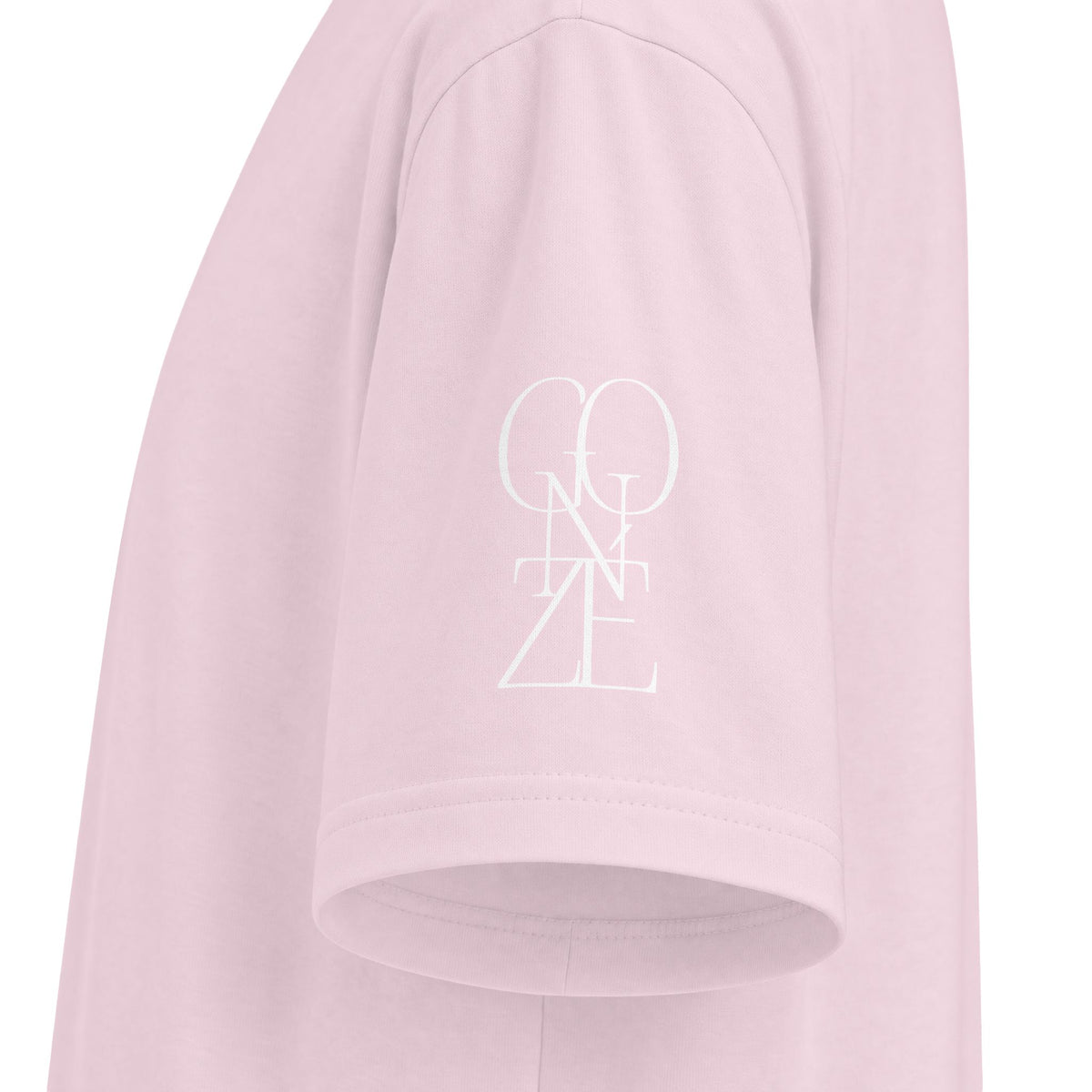 GONZÉ Script Tee — 'Au-delà du style'